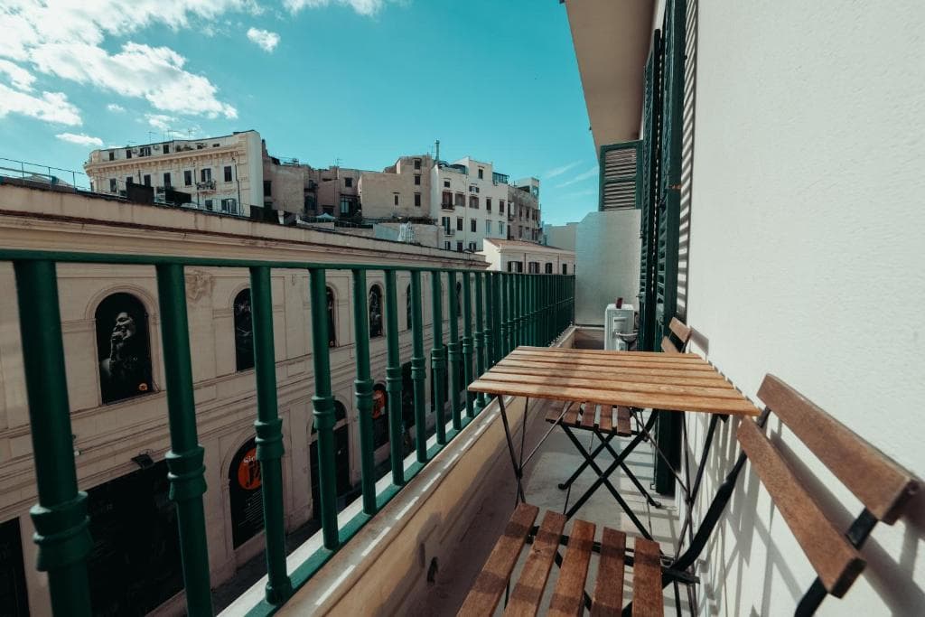 Vicolo Valguarnera — balcone