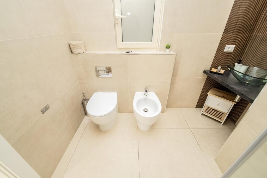Vicolo Valguarnera — bagno